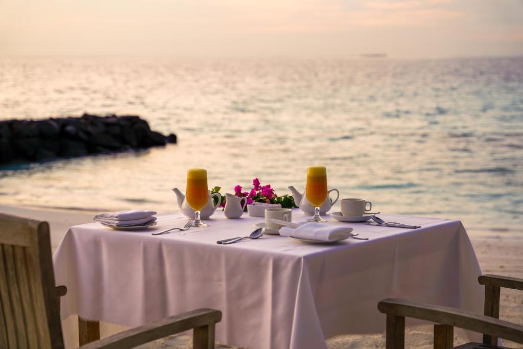 ✨ المالديف… حيث تبدأ الراحة وتُصنع أجمل الذكريات 🌊